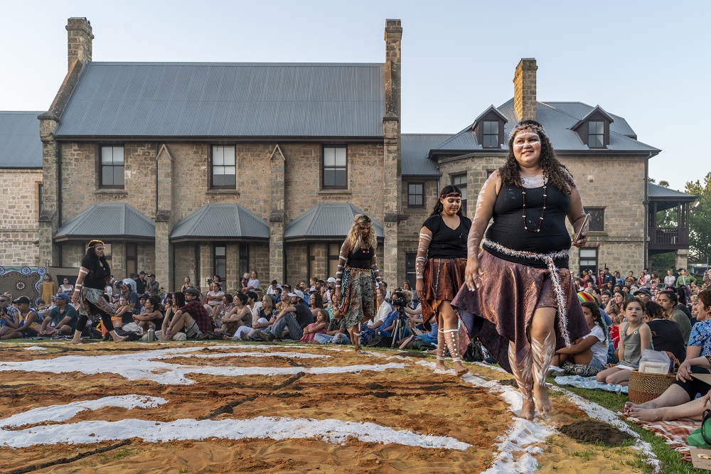 FAC presents contemporary dance, including the annual Wardarnji Festival, celebrating Nyoongar culture. Photography by Pixel Poetry